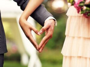 Color Coordinate Bridesmaids and Groomsmen: A Perfect Match for Your Wedding Day