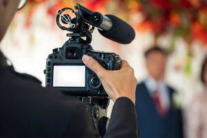 how to find wedding videographer