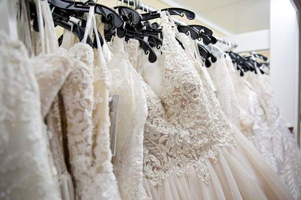 wedding dress shopping timeline