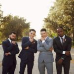 how to choose groomsmen suits