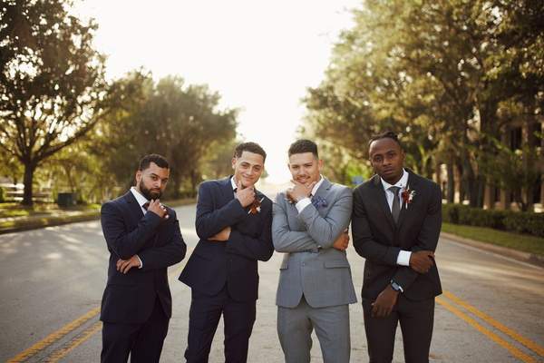 how to choose groomsmen suits