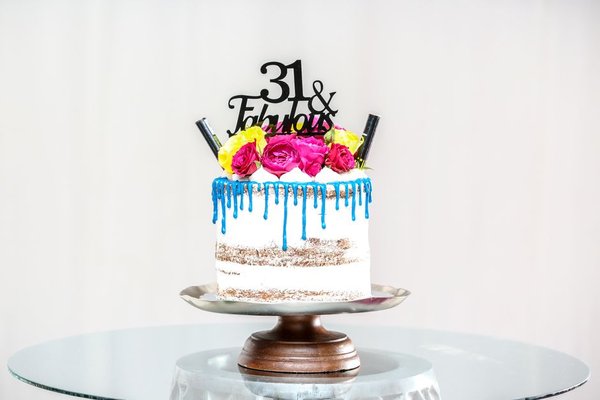 wedding cake ordering timeline